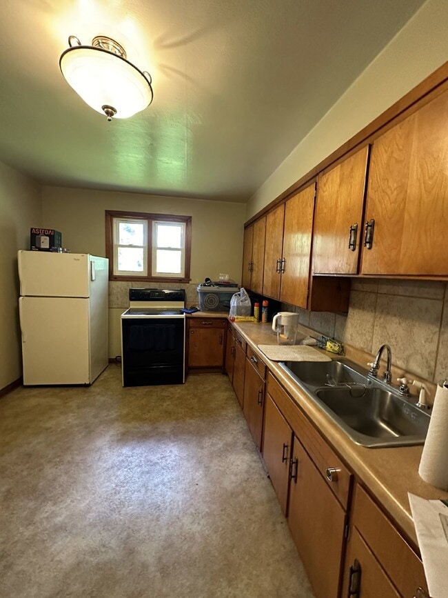 Photo - Exciting 3 Bed 1 Bath near UWEC!