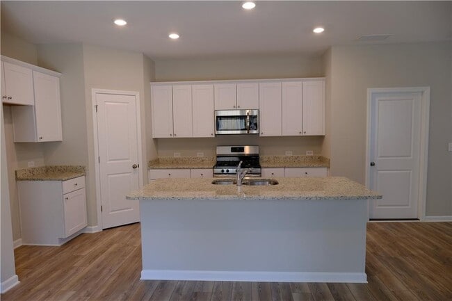 Photo - 4237 Waxwing St