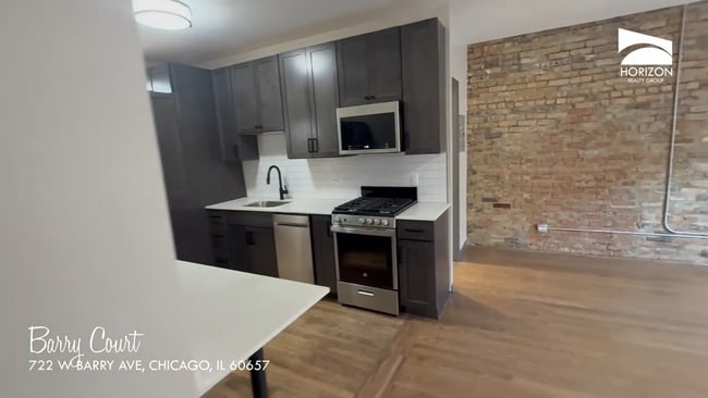 Building Photo - 728 W Barry Ave