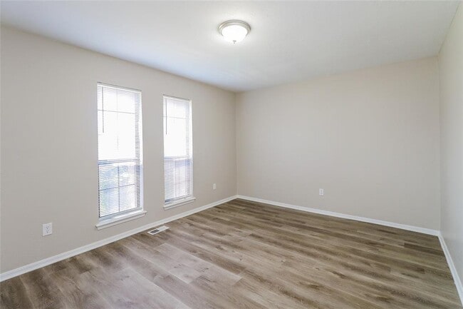 Photo - 8313 NW 105th St