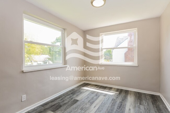 Photo - 515 Verona Rd