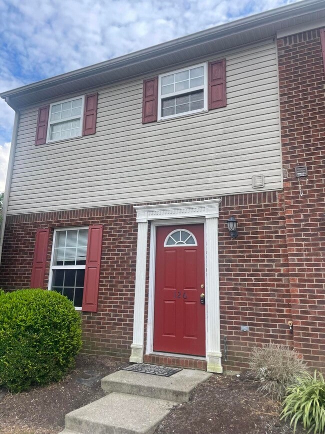 Building Photo - 1325 Trent Blvd Rental