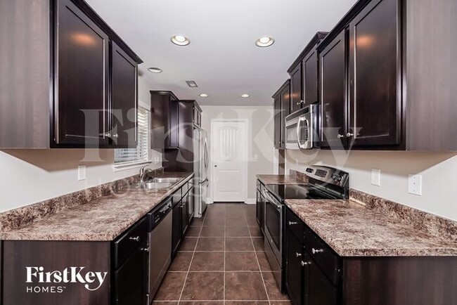 Photo - 855 Clover Ave