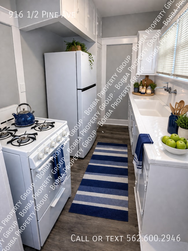 Photo - 916 1/2 Pine Ave-