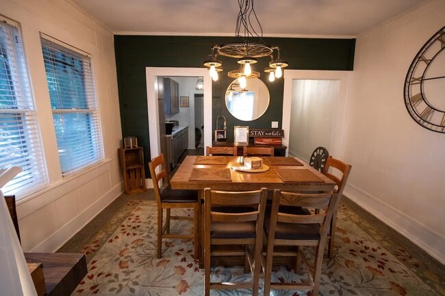 Photo - 325 Hammond Ave