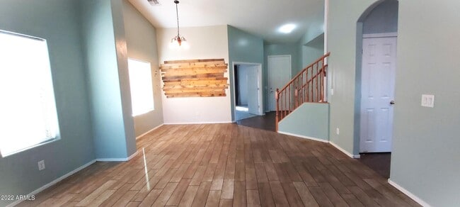 Photo - 518 W Black Hawk Pl