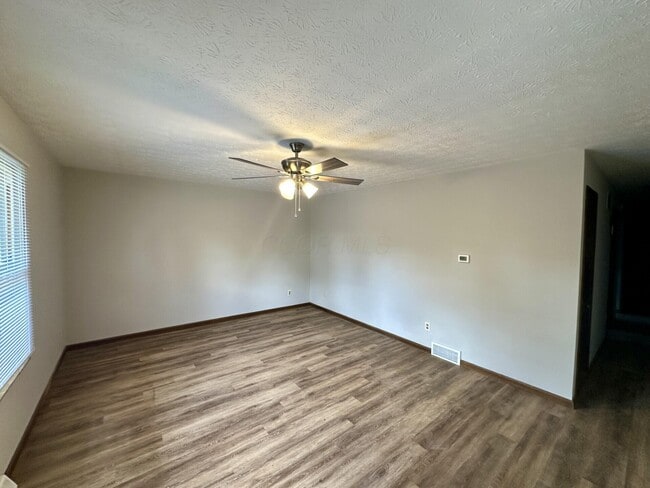 Photo - 1900 Hillandale Ave