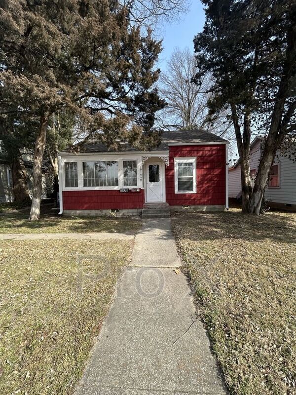 Building Photo - 1919 S Broadway St