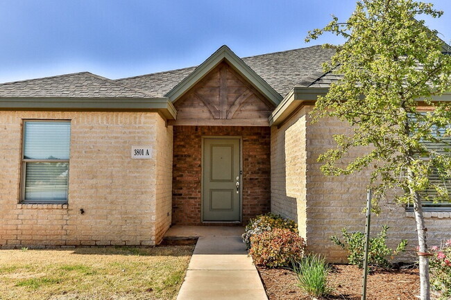 Building Photo - Half off first full months rent / Luxury D... Rental