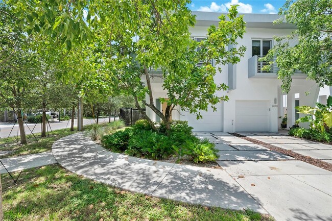2868 SW 33rd Ct