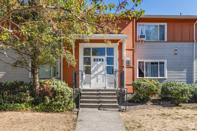 Photo - Lake Washington Apartments