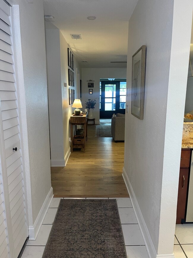 Building Photo - 7360 Ulmerton Rd Unit 16D