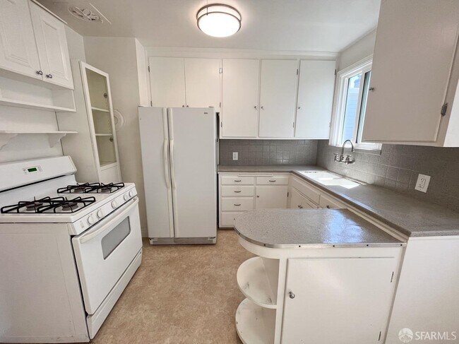 Photo - 456 Mastick Ave