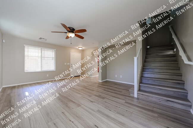 Photo - 2472 E Boston St