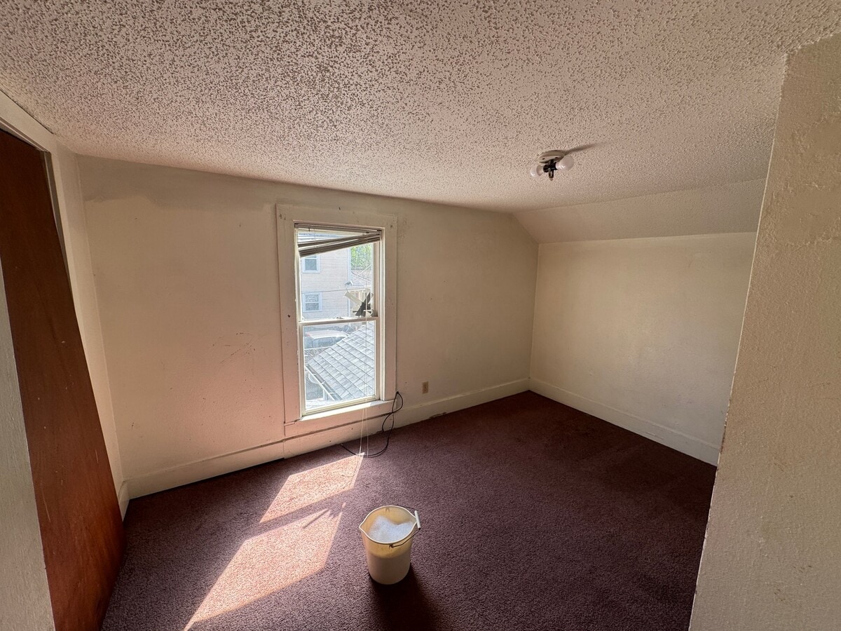 Photo - 861 Vine St