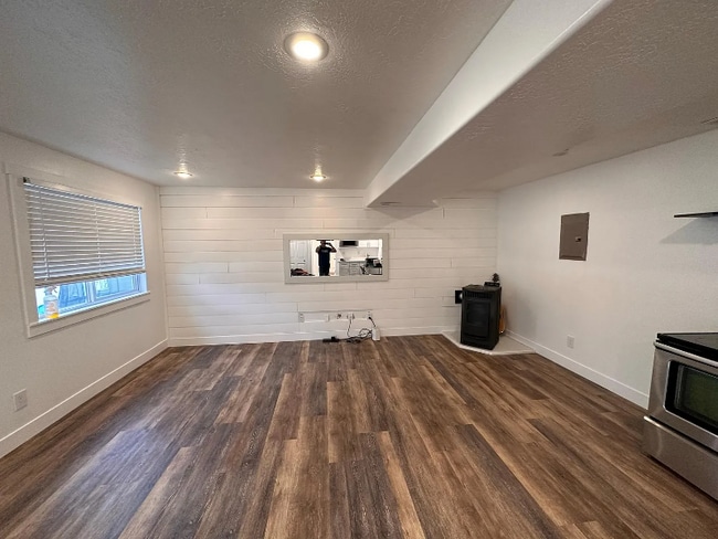 Photo - 1302 Sunrise Ln