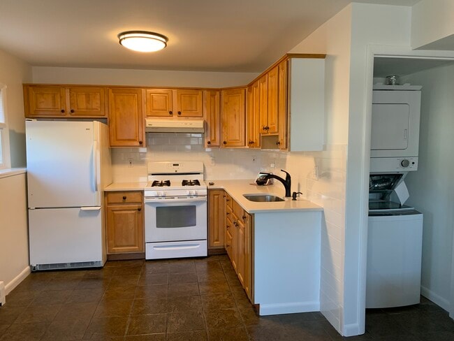 Building Photo - 82 Silver Lake Scotchtown Rd Unit Downstairs