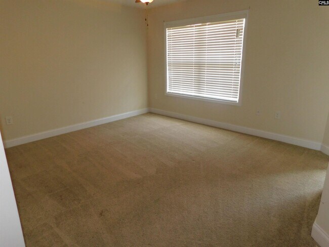 Photo - 228 Sundew Rd