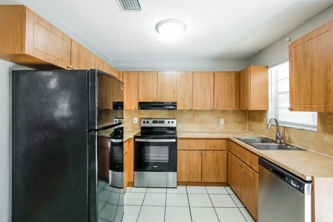 Photo - 18940 NW 33rd Pl