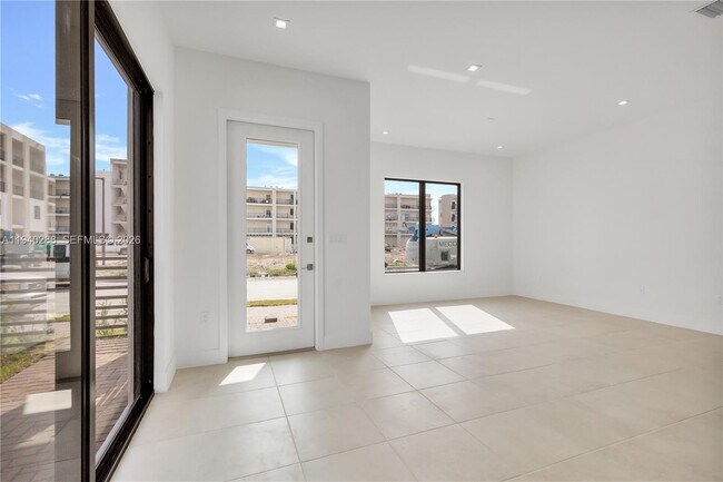 Photo - 8037 NW 42nd St