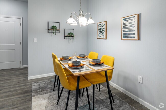 2BR, 2BA - 1135SF Dining Room