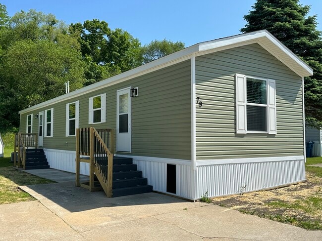 Building Photo - 79 Tammy Dr Rental