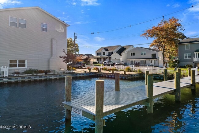 Photo - 1850 Shore Blvd House