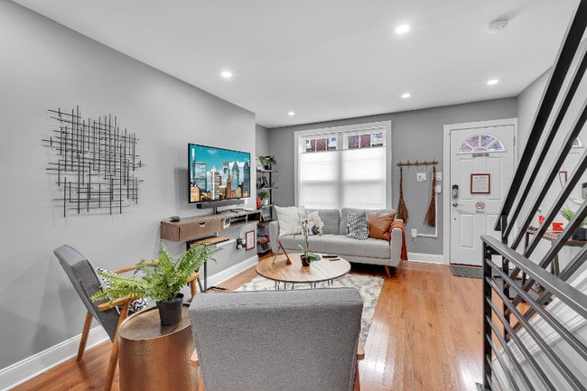 Photo - 2929 Gerritt St