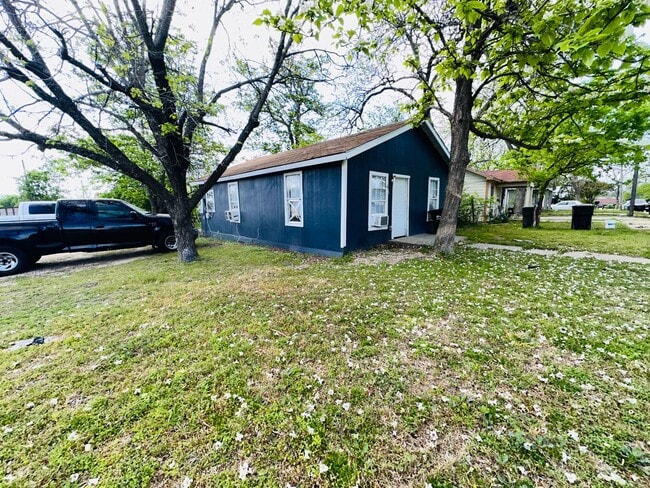 Photo - 3 bed 1 bathroom house house available now