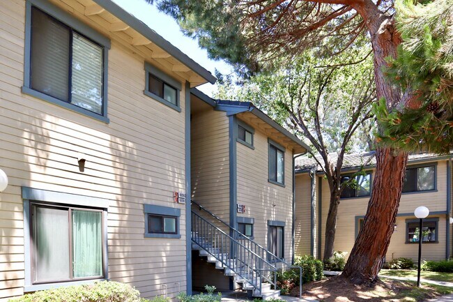 Photo - Homey 1-bedroom condo in Newark - convenient location! Unit D