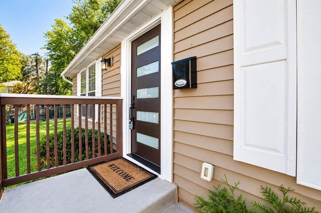Bright & Comfortable Home in DC