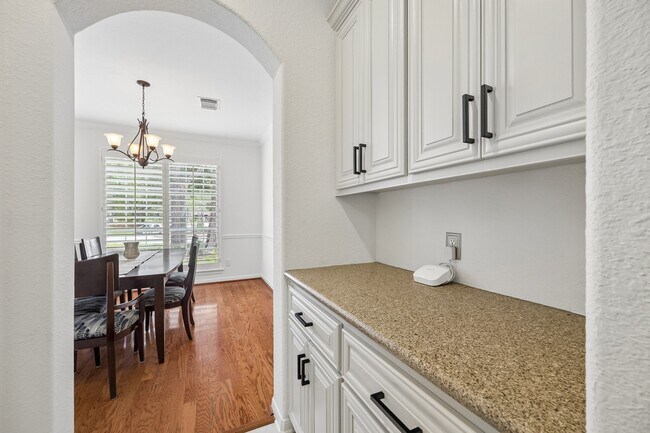 Photo - 14 Guinevere Pl