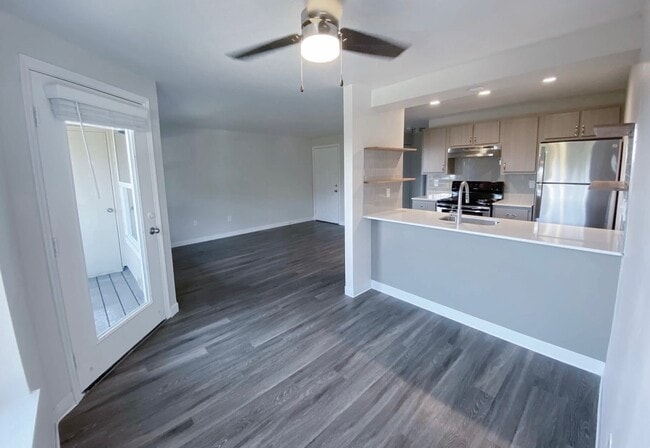 1x1 Small 607sf -Mid Floor - Bull Mountain