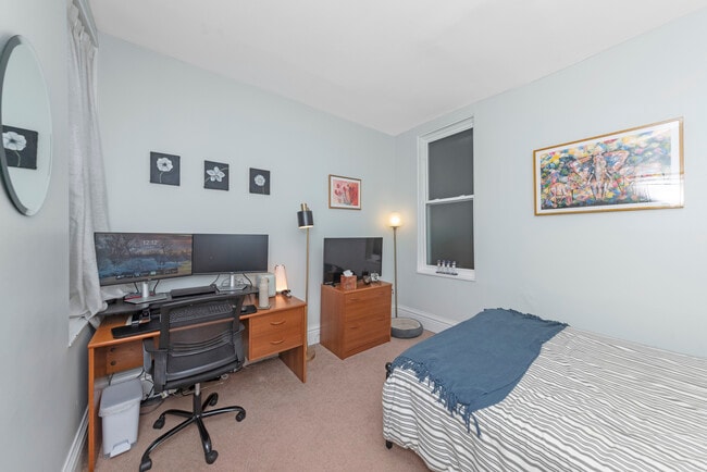 Photo - 2050 N Bissell St