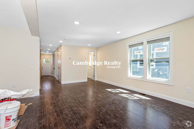 Building Photo - 70 Stanley Ave Unit 1T Rental