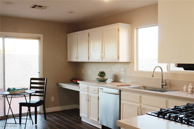 Photo - 8366 Woodland Prairie Ave