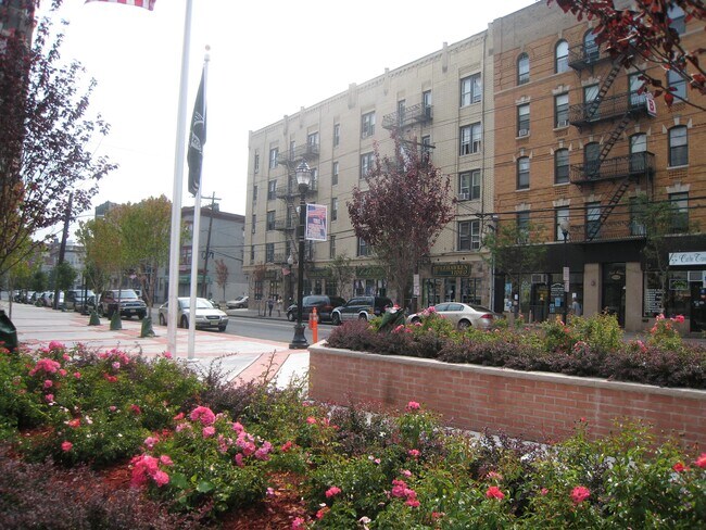 Photo - 4536 Park Ave Unit 18