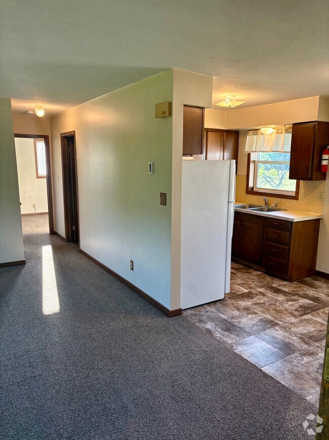 Building Photo - 108 Cleveland Ave W Rental