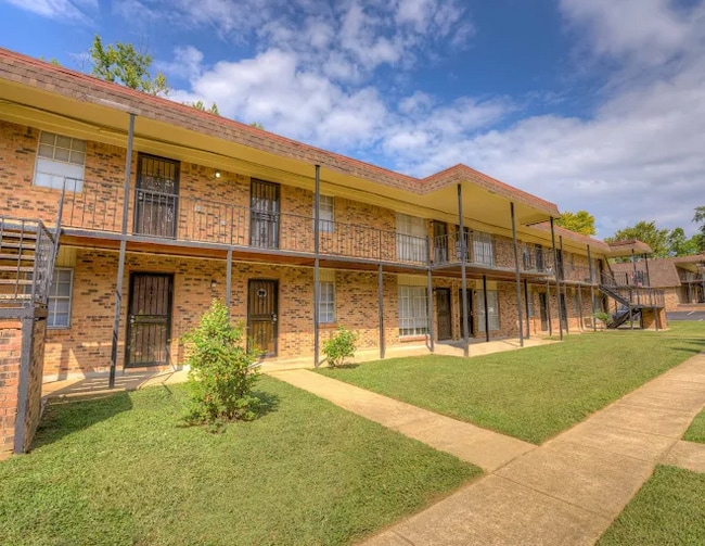 Building Photo - 2879 Beverly Hill St