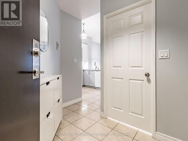 Photo - 55 Bloor St E Unit 203