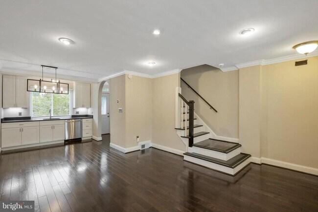 Photo - 3030 Manning St