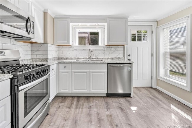 Photo - 156 New Haven Ave