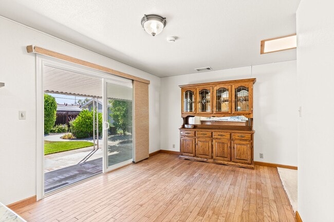 Photo - 8525 Bandon Dr