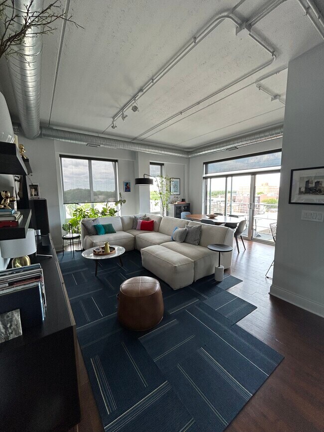 Photo - 4814 N Clark St Condo Unit 501S