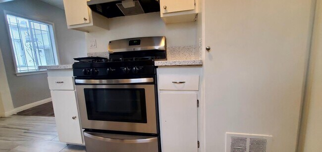 Photo - 3812 Wisconsin St