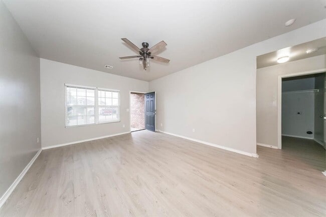 Photo - 9601 Evie Dr