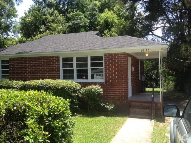 Building Photo - **AVAILABLE NOW**2 bedroom / 1 bathroom Ho... Rental