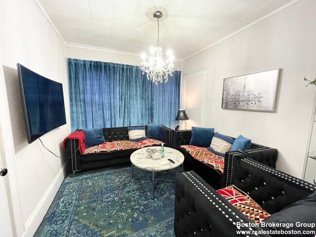 26-28 Harbor View St Unit 1
