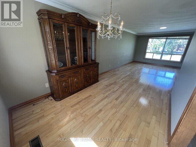 Photo - 9 Dewlane Dr