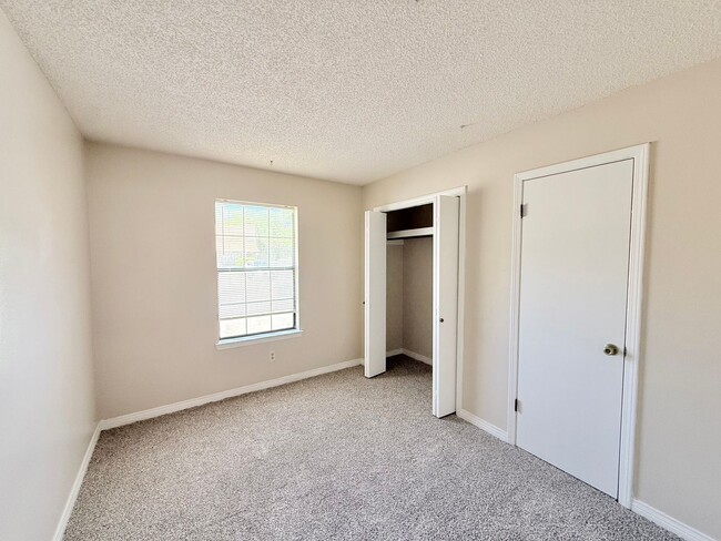 Photo - Charming 2-Bedroom Apartment - Prime Location